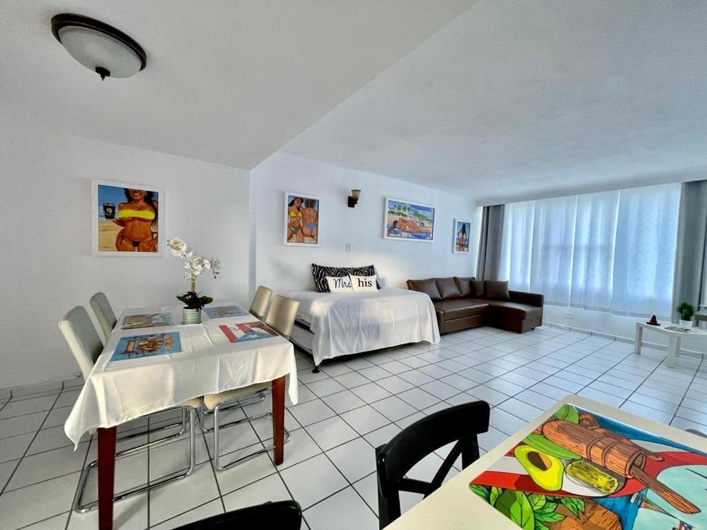Condado Beachfront Tantra Apartment Сан-Хуан Екстер'єр фото